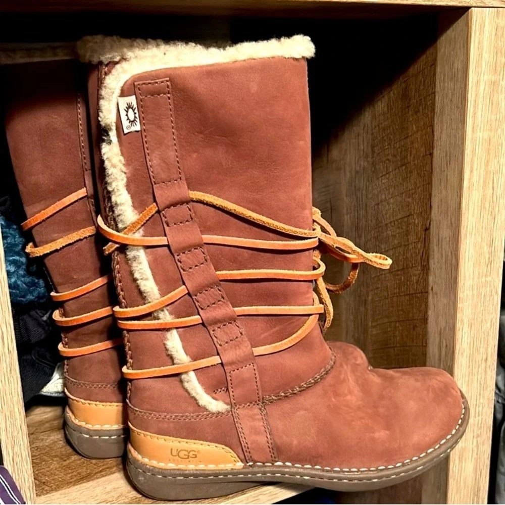 UGG Australia Catalina Brown Leather Lace Up Boots, GUC